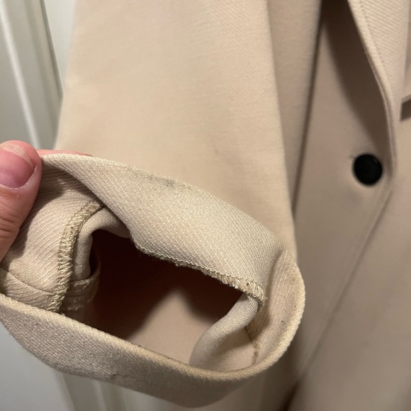 H and M trench. Cream coloured XXL worn jacket - Picture 3 of 8